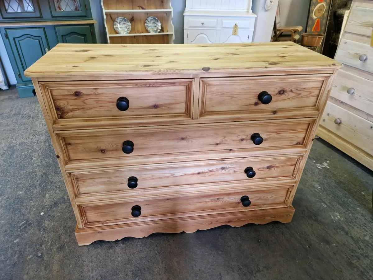 Large vintage pine chest of drawers - Image 2