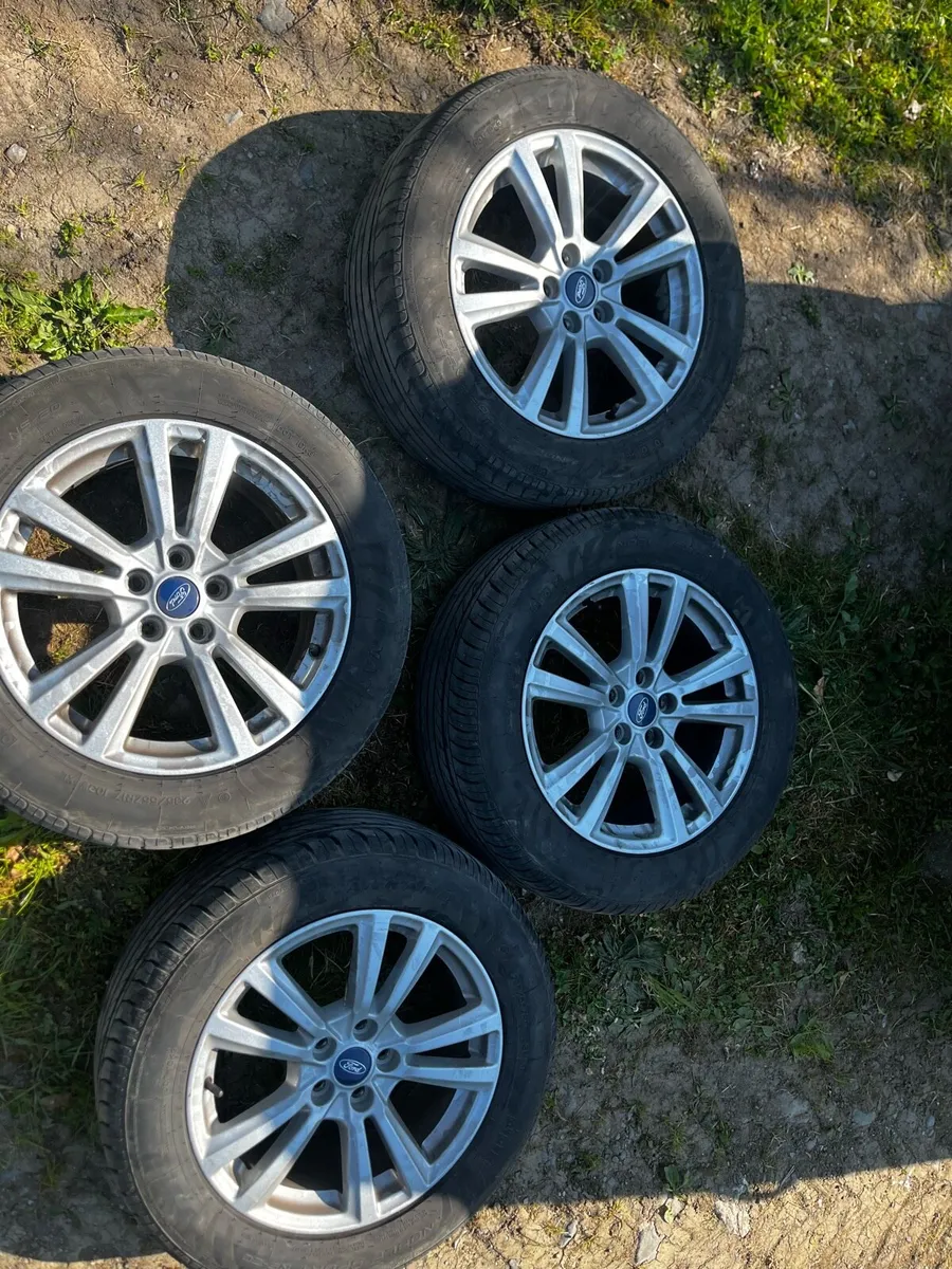 Ford Alloys 17 inch Immaculate - Image 3