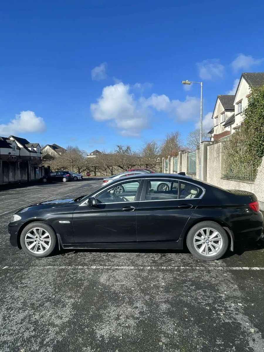 BMW 5-Series 2012 - Image 4