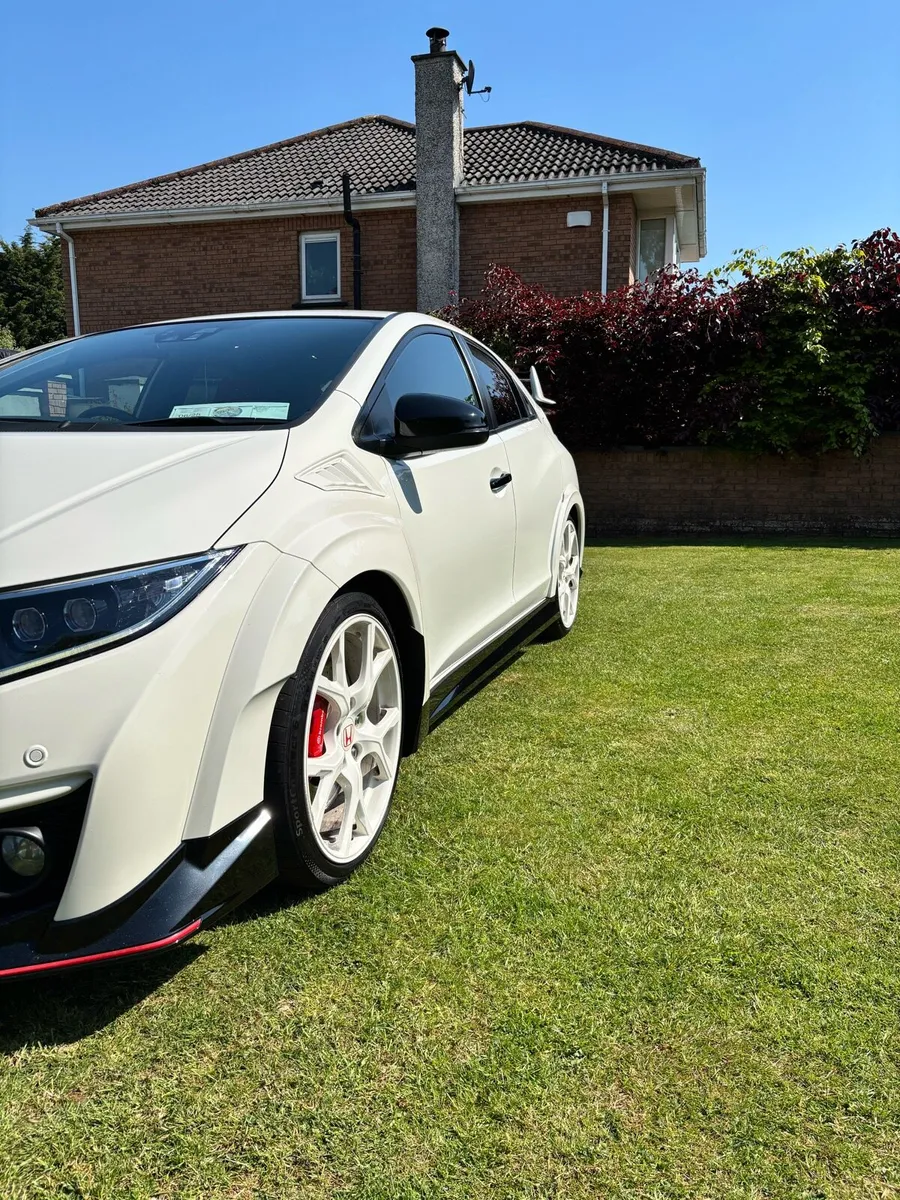 Honda civic type R fk2 GT - Image 3