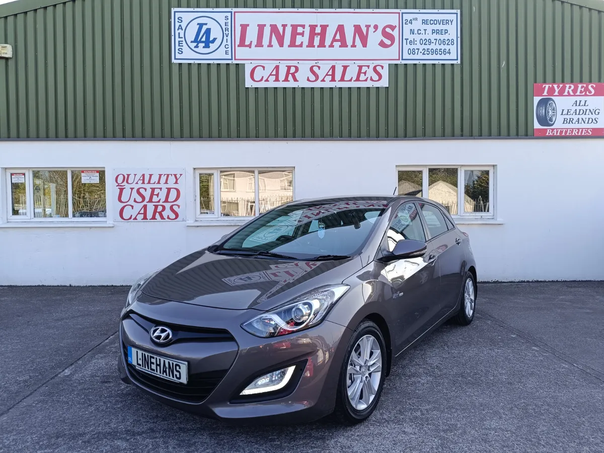 2015 Hyundai i30 Deluxe, 1.6 CRDI low miles! - Image 1