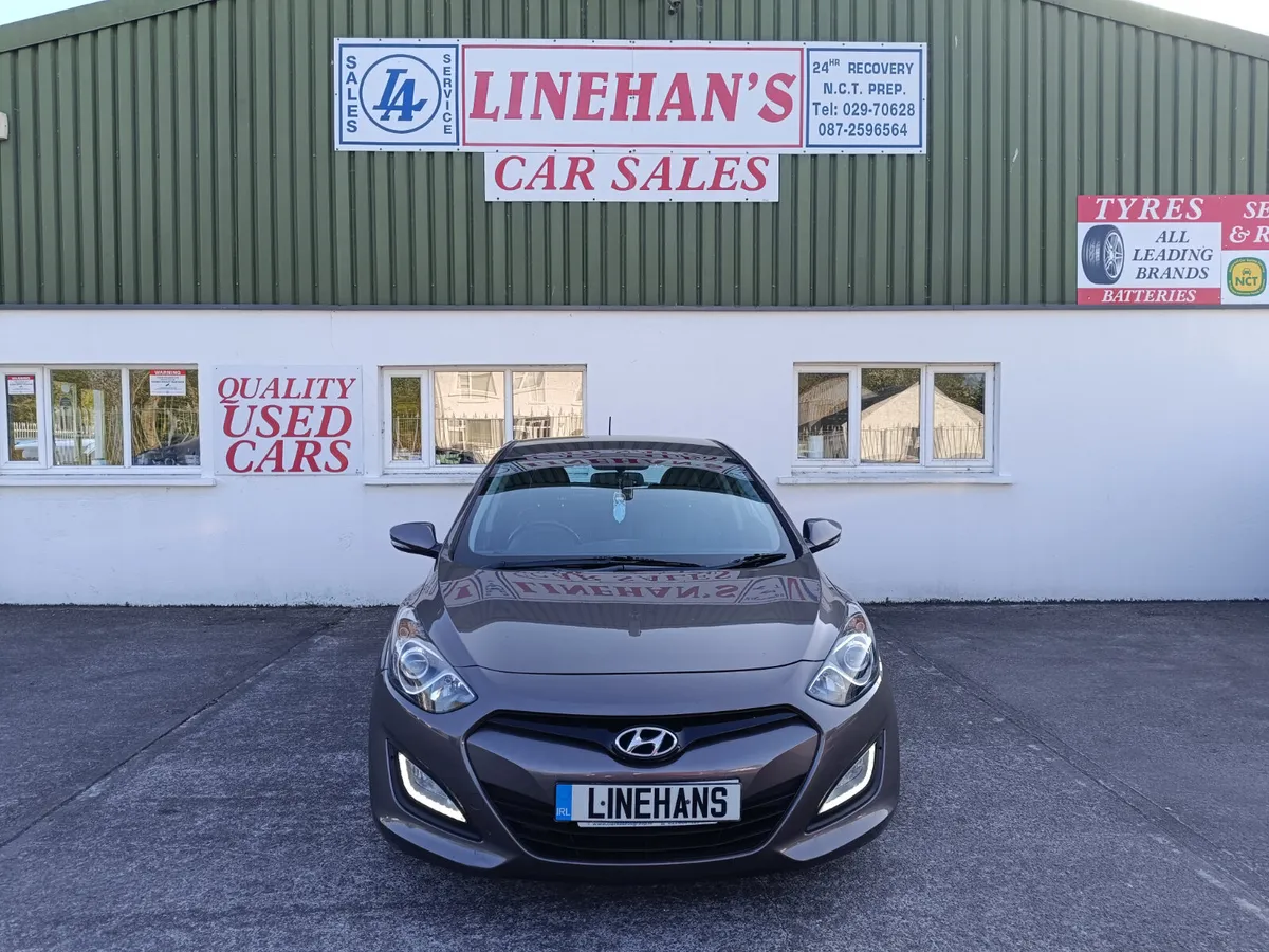 2015 Hyundai i30 Deluxe, 1.6 CRDI low miles! - Image 2