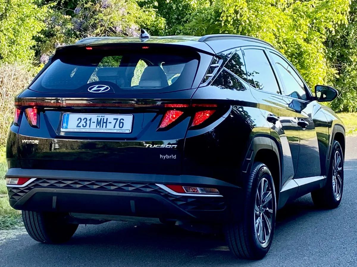 Video Tour - Hybrid 235 BHP Tucson EXECUTIVE - Image 4