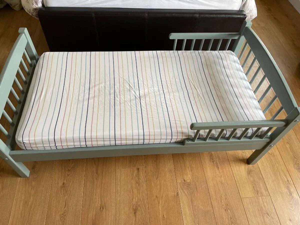 Child's Bed - Image 1