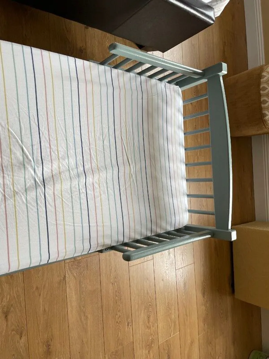 Child's Bed - Image 2