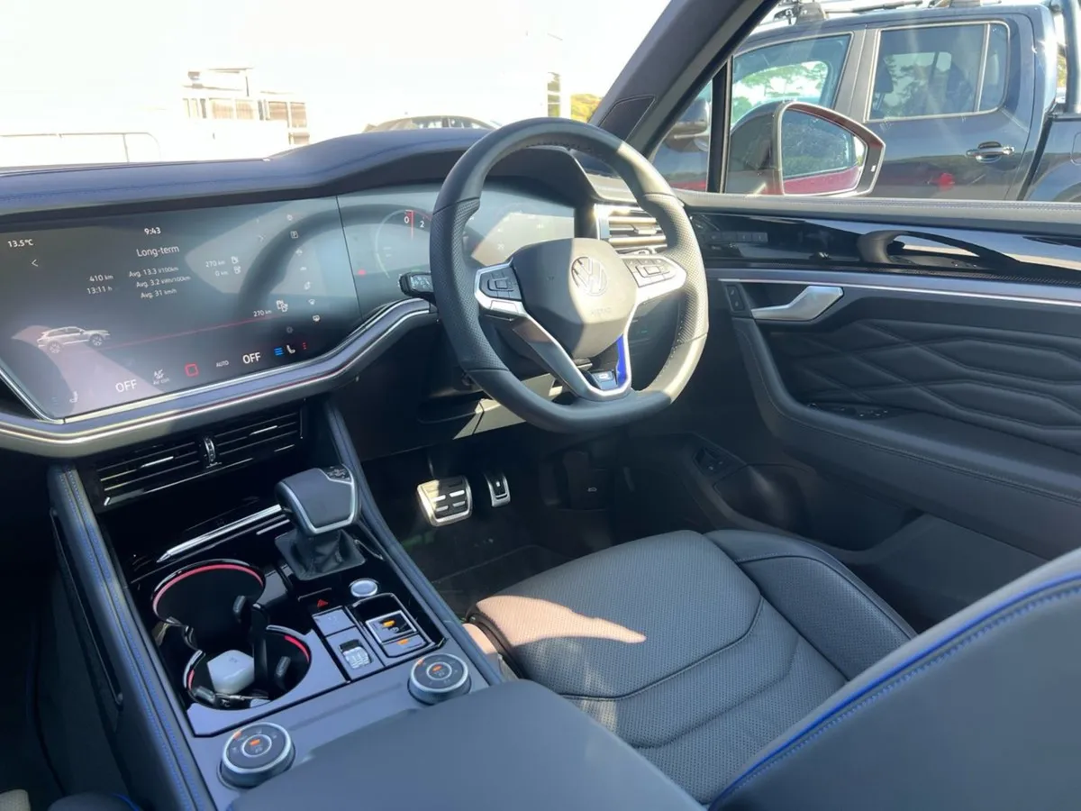 Volkswagen Touareg R 3.0tsi Phev 462HP 4motion Au - Image 3