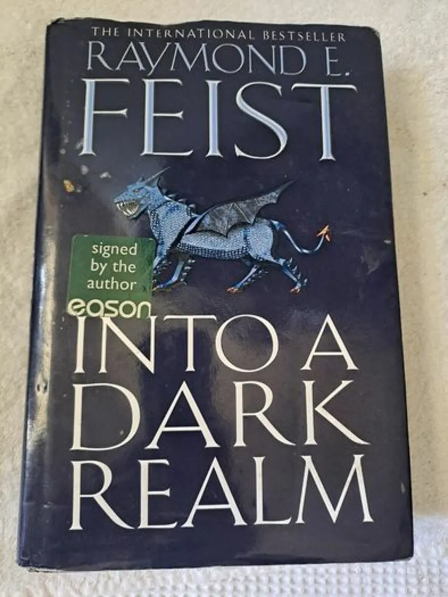 1st edition and signed Raymond E Feist - Image 1