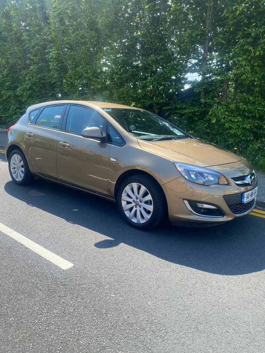 Opel Astra 2014 very low millage - Image 1