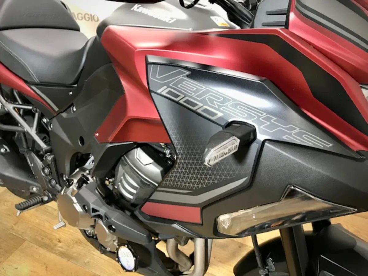 PRE-OWNED Kawasaki Versys 1000 S 2023 - Image 4