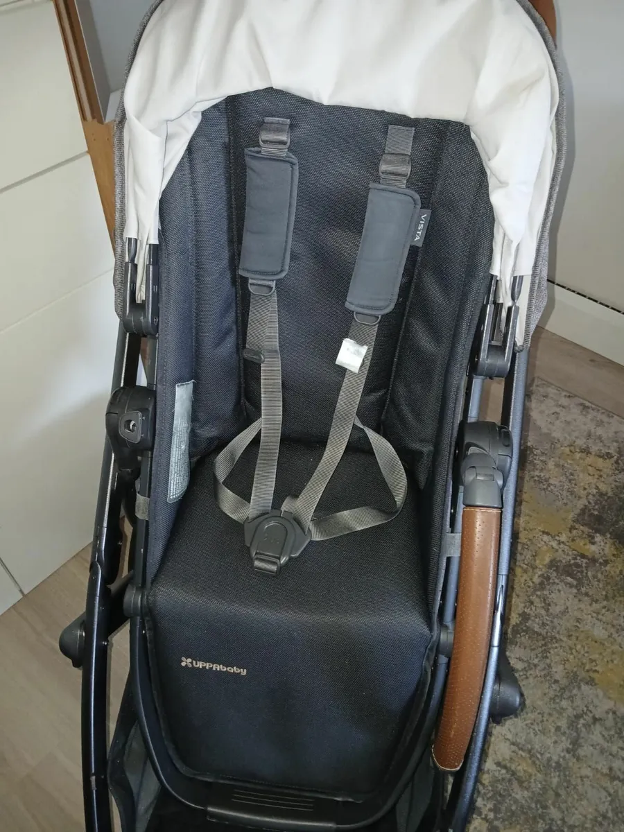 Uppababy Vista V2 with NEW car seat and Isofix - Image 2
