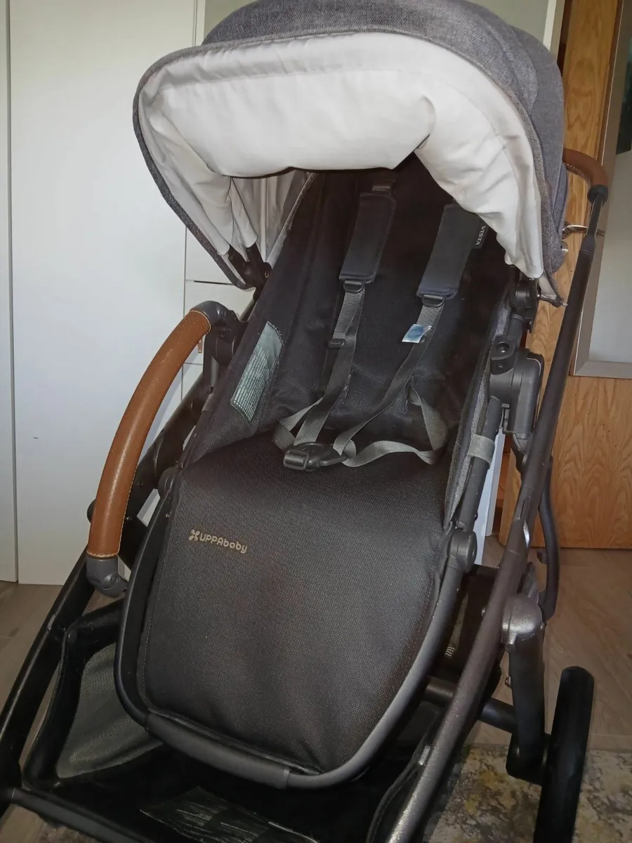 Uppababy Vista V2 with NEW car seat and Isofix - Image 3