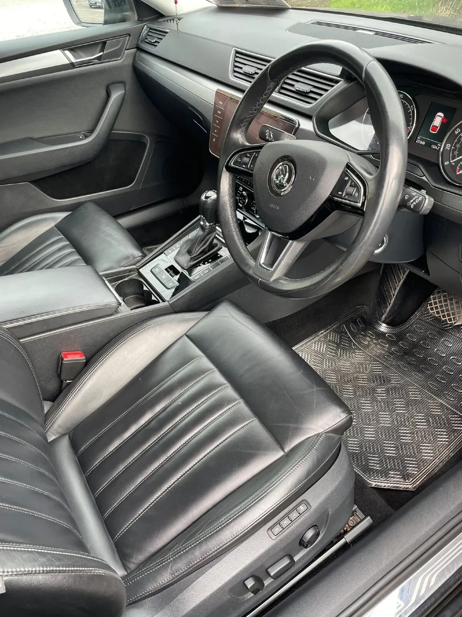 Skoda Superb 2019 - Image 4