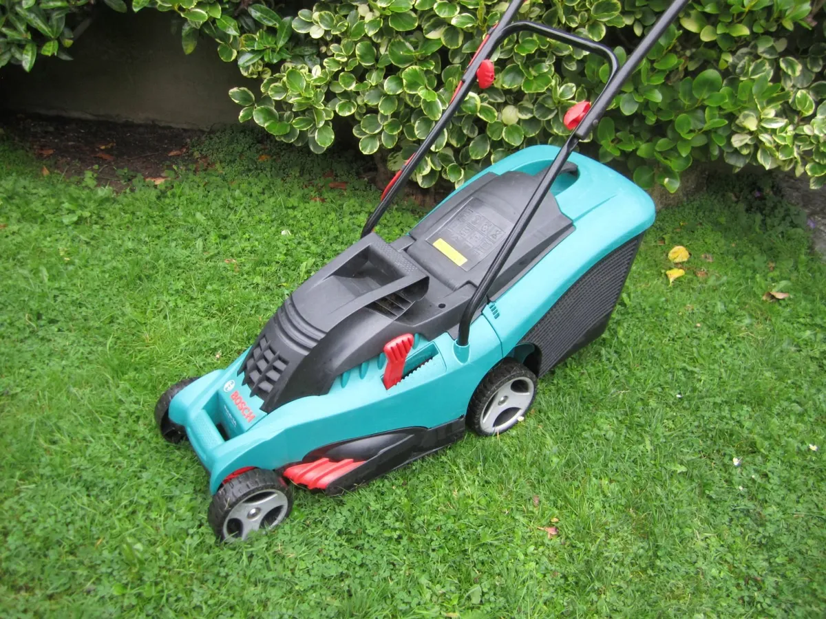 Spotless Bosch Rotak 34 Electric Mower. - Image 2