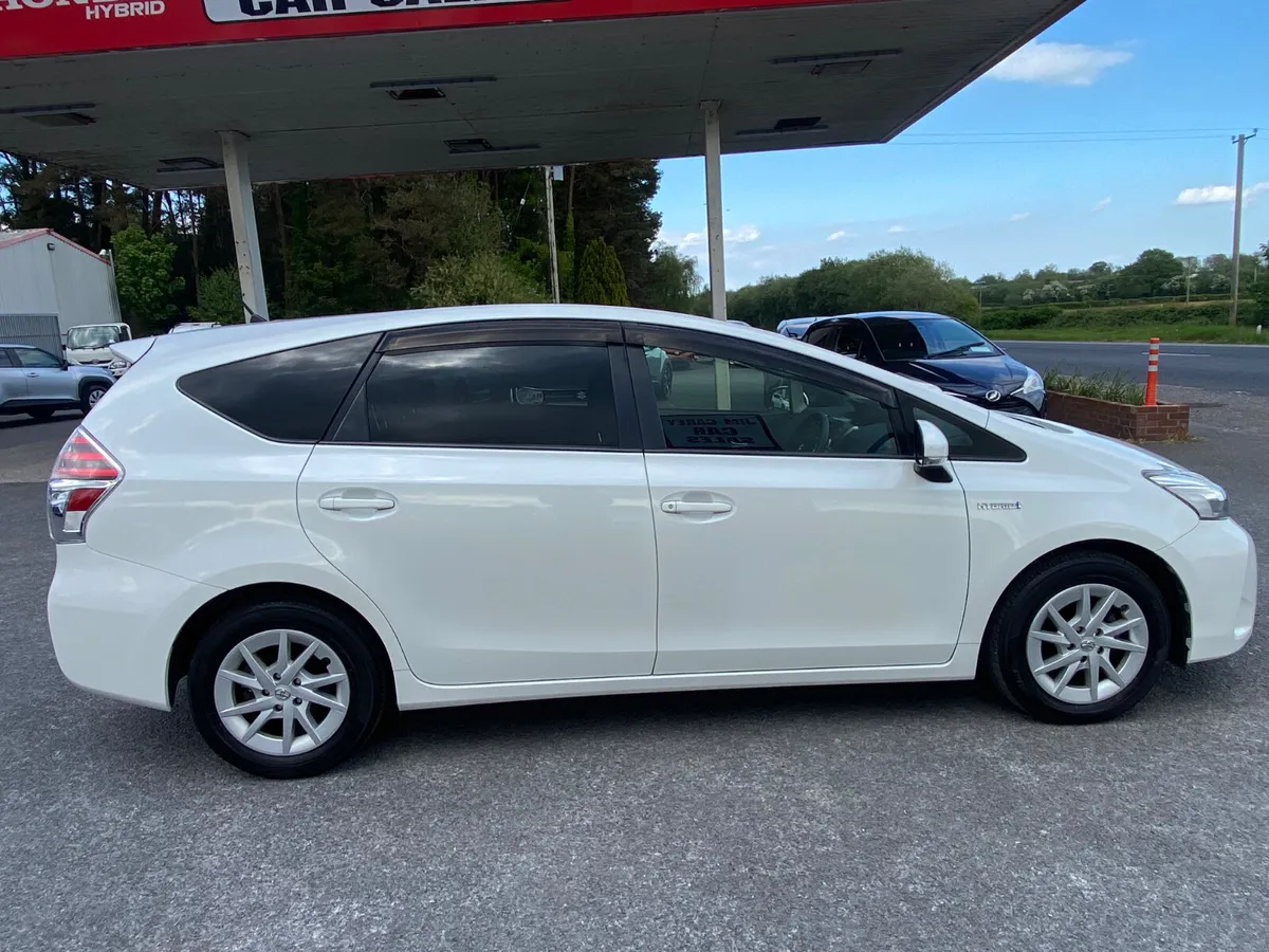2015 Toyota Prius Alpha 7 seater - Image 4