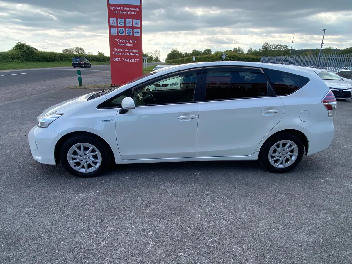 2015 Toyota Prius Alpha 7 seater - Image 3