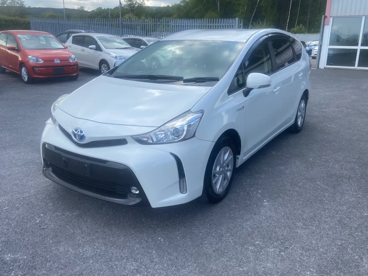 2015 Toyota Prius Alpha 7 seater - Image 2