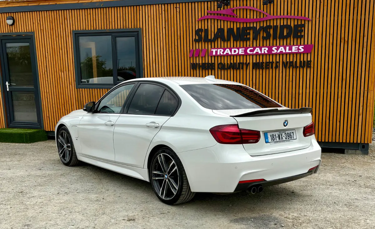 181 BMW 330 Series plug-in Hybrid - Image 3