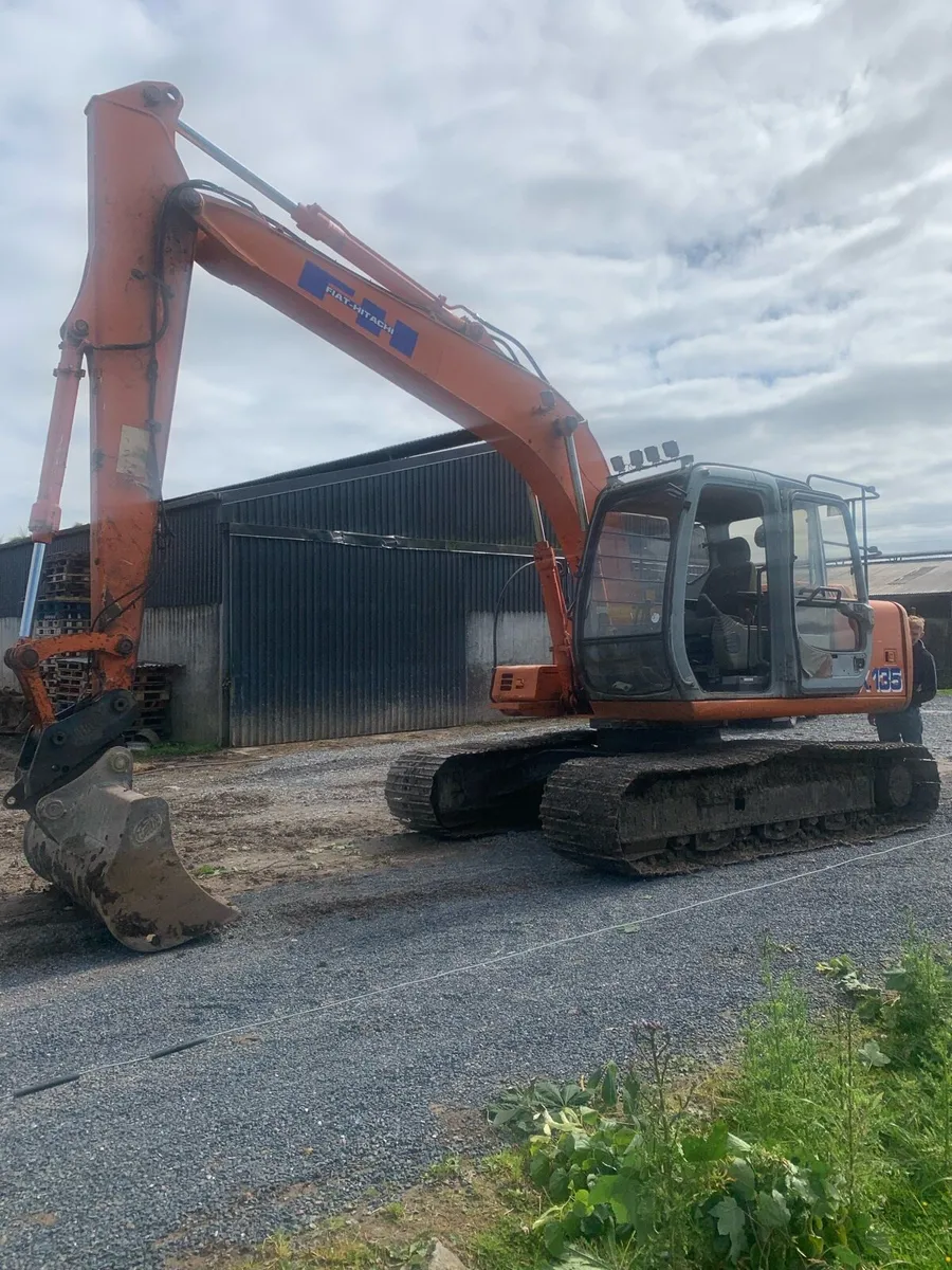 13.5 ton fiat hitachi digger - Image 1