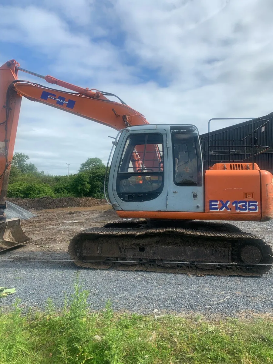 13.5 ton fiat hitachi digger - Image 2