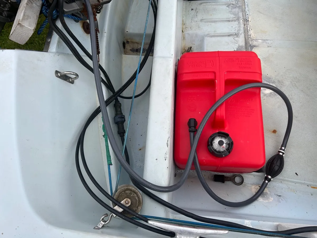 Dory 13 boat - Image 3