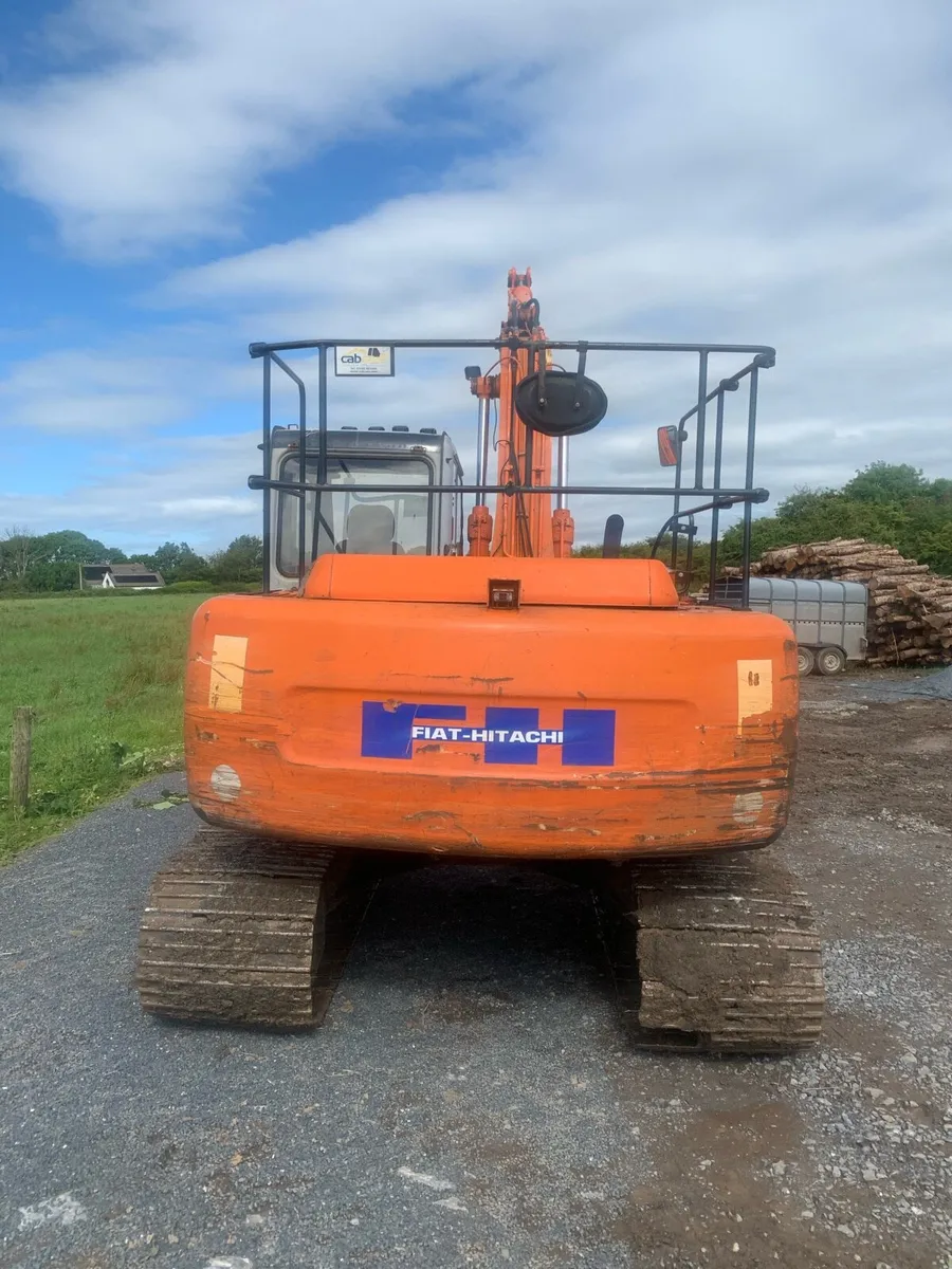 13.5 ton fiat hitachi digger - Image 4