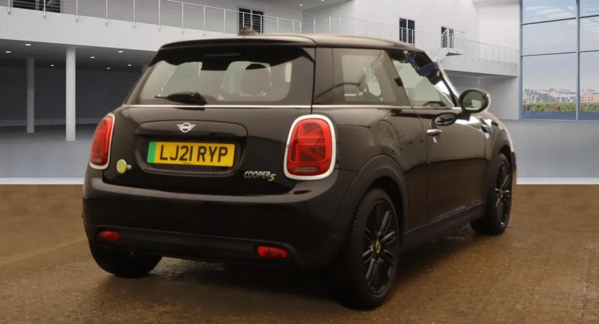 Mini Electric 2021 - Image 1