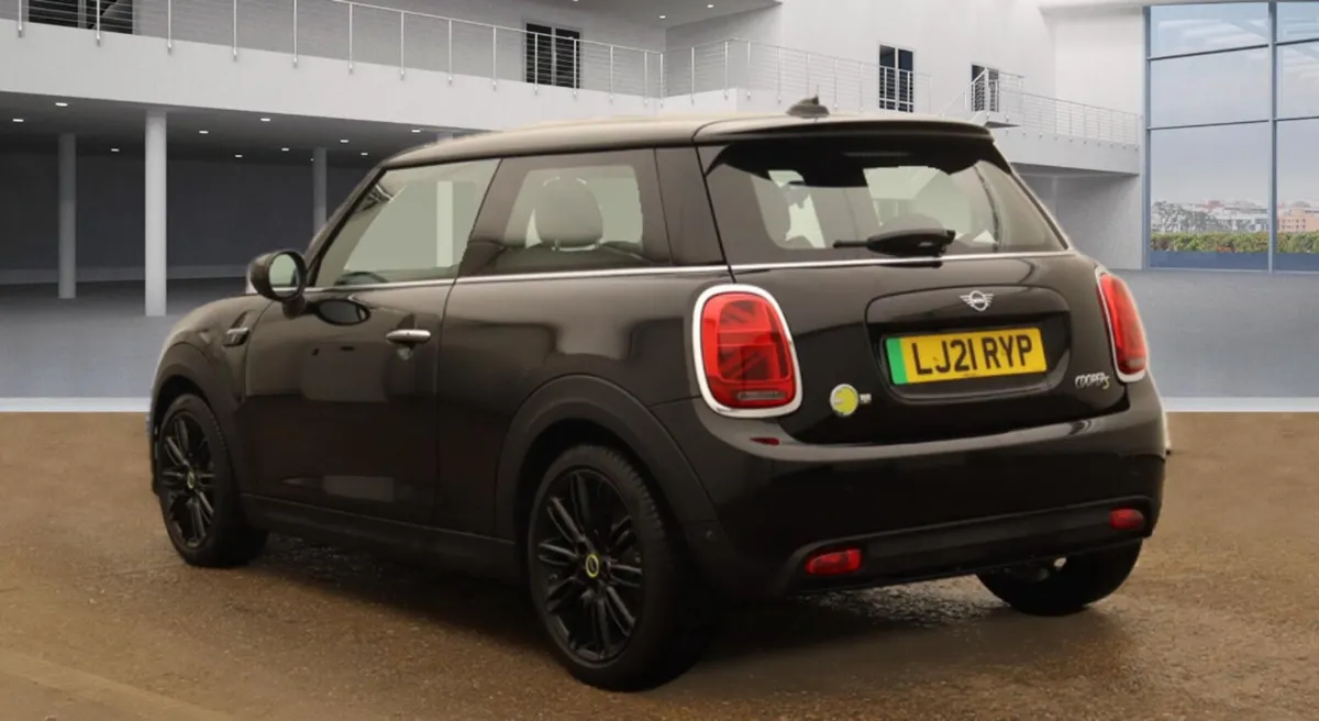 Mini Electric 2021 - Image 2