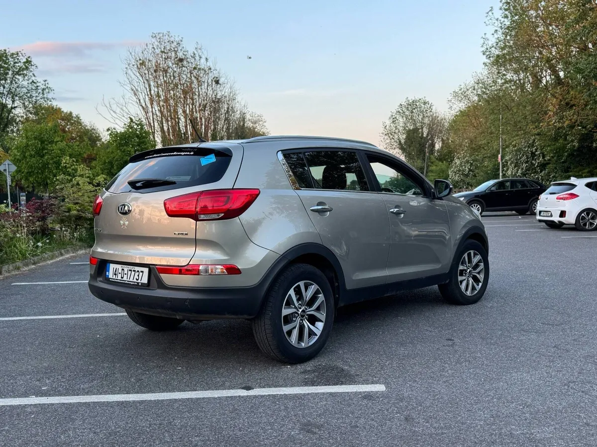 Kia Sportage 1.7 Diesel Executive - Image 2