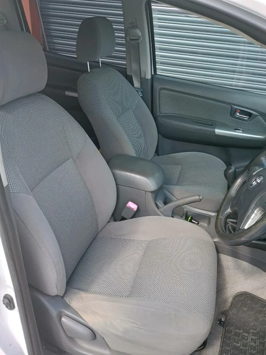 Toyota hilux - Image 3