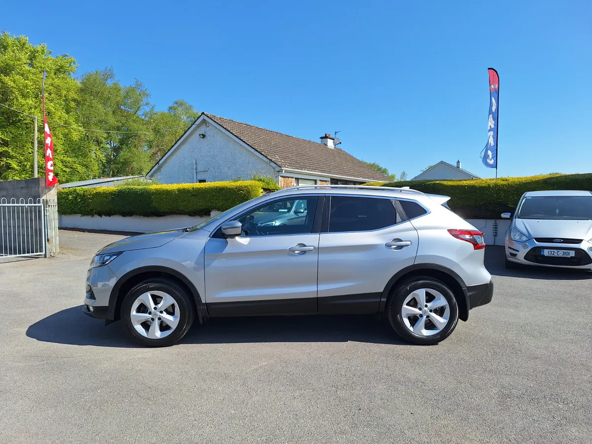 Qashqai SV 1.5 *High Spec/Rev Cam/Pan Roof - Image 4