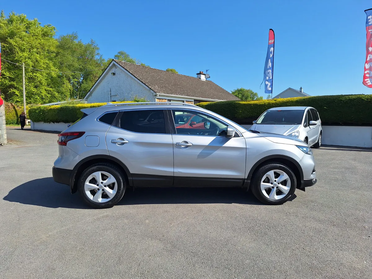 Qashqai SV 1.5 *High Spec/Rev Cam/Pan Roof - Image 2