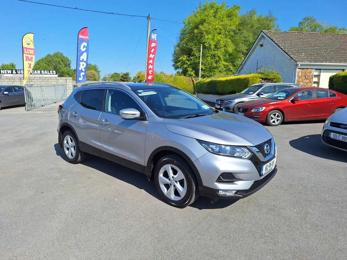 Qashqai SV 1.5 *High Spec/Rev Cam/Pan Roof - Image 1