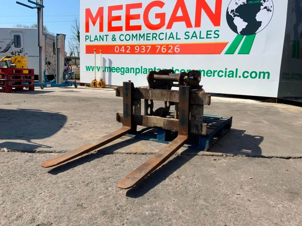 DROMONE PALLET FORKS.....65mm PINS........411v. - Image 2