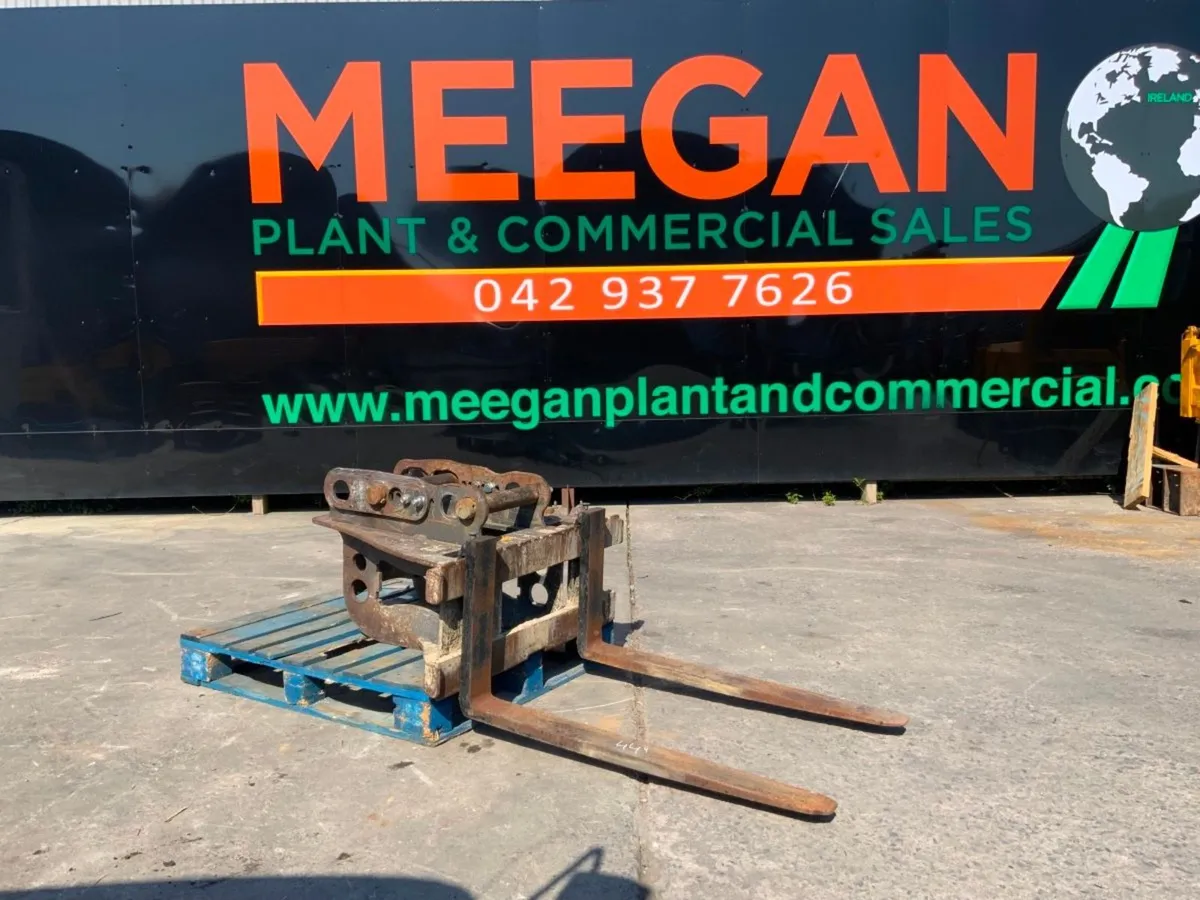 DROMONE PALLET FORKS.....65mm PINS........411v. - Image 1