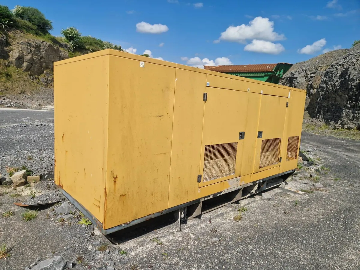 400 KVA Cat generator - Image 1