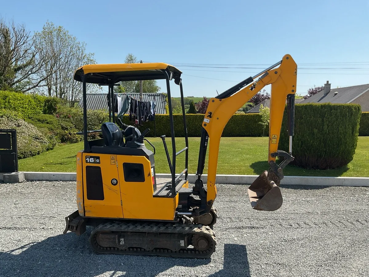 2021 JCB 1.6 tonne 16-C digger - Image 2