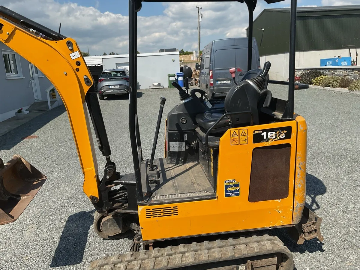 2021 JCB 1.6 tonne 16-C digger - Image 4