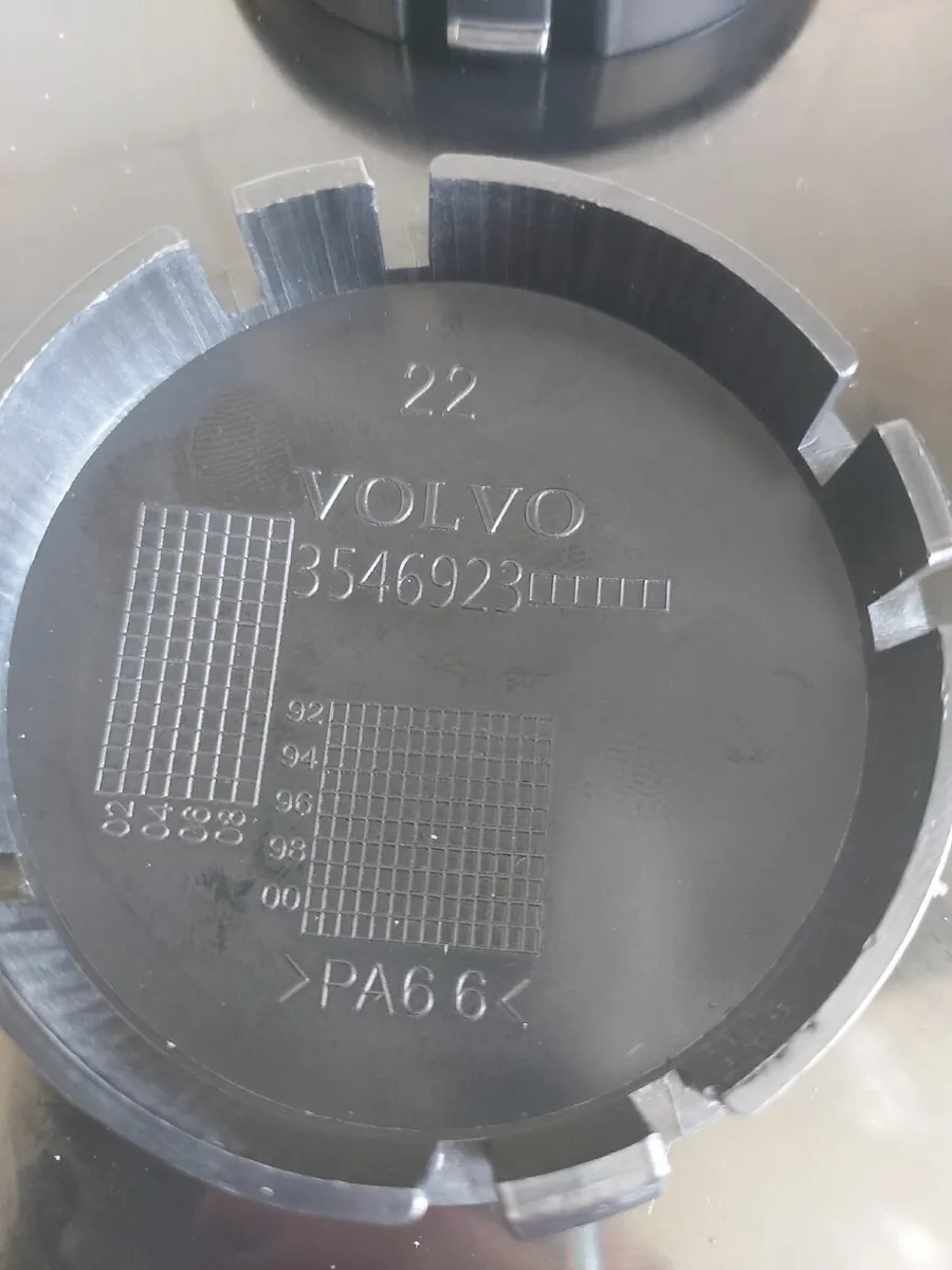 4 x New Volvo Centre Caps - FREE POST - Image 2
