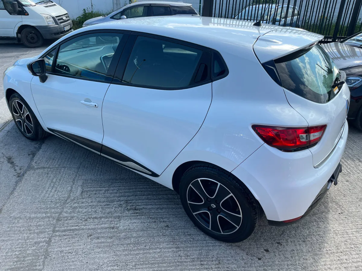 RENAULT CLIO 2016, 1.2 5DR AUTO LOW KMS - Image 4