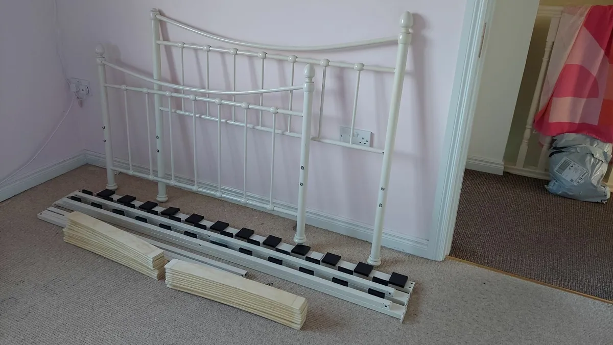 Double bed frame with good condition - Image 3