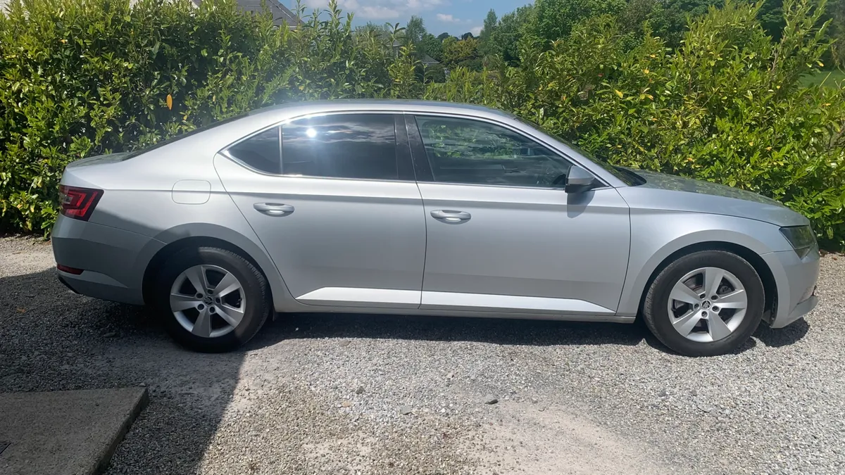 Skoda Superb 2.0 DSG Automatic ! - Image 2