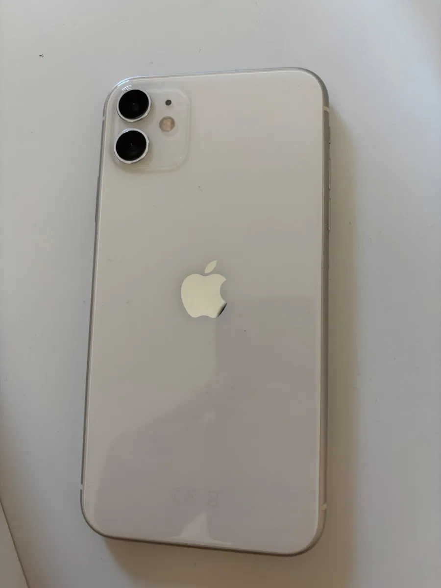 iPhone 11 64gb - Image 1
