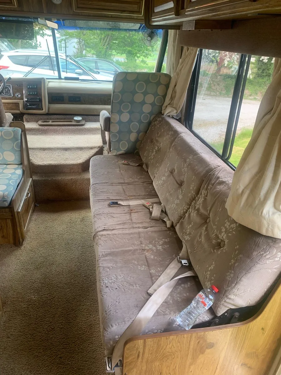 Camper/ American RV - Image 3