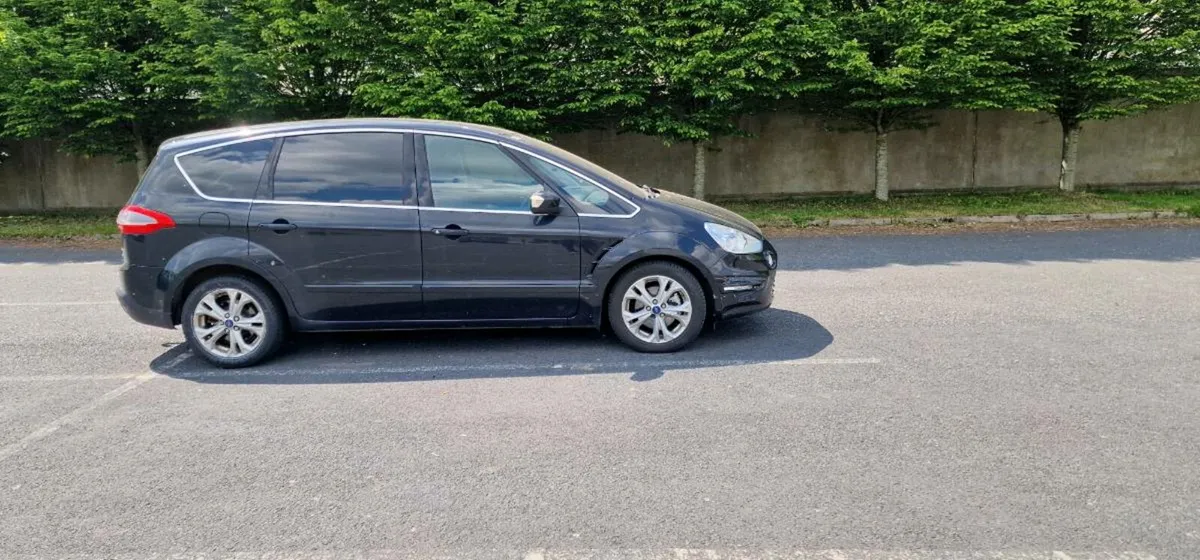 Ford s-max 2011 - Image 1