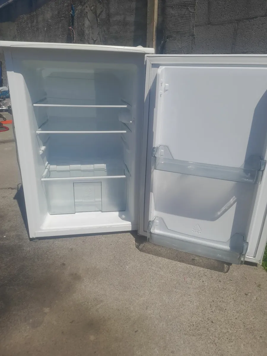 Small fridge - Image 1