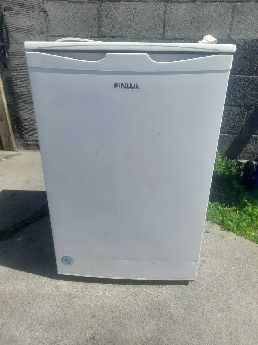 Small fridge - Image 2