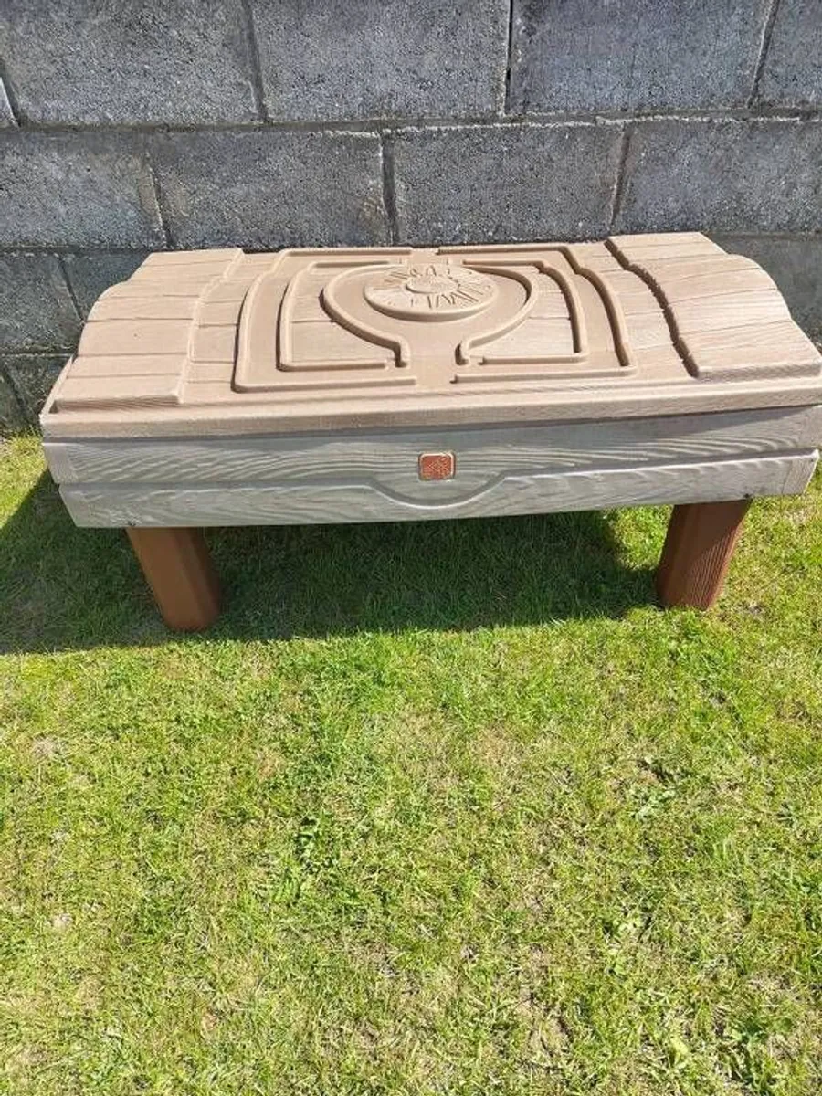 Kids sand and water table - Image 1