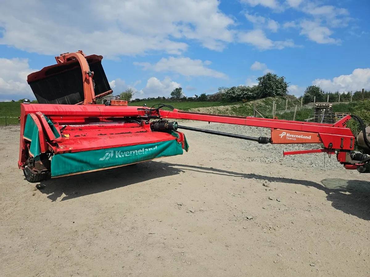 2011 KVERNELAND 4332LT MOWER & GROUPER - Image 1