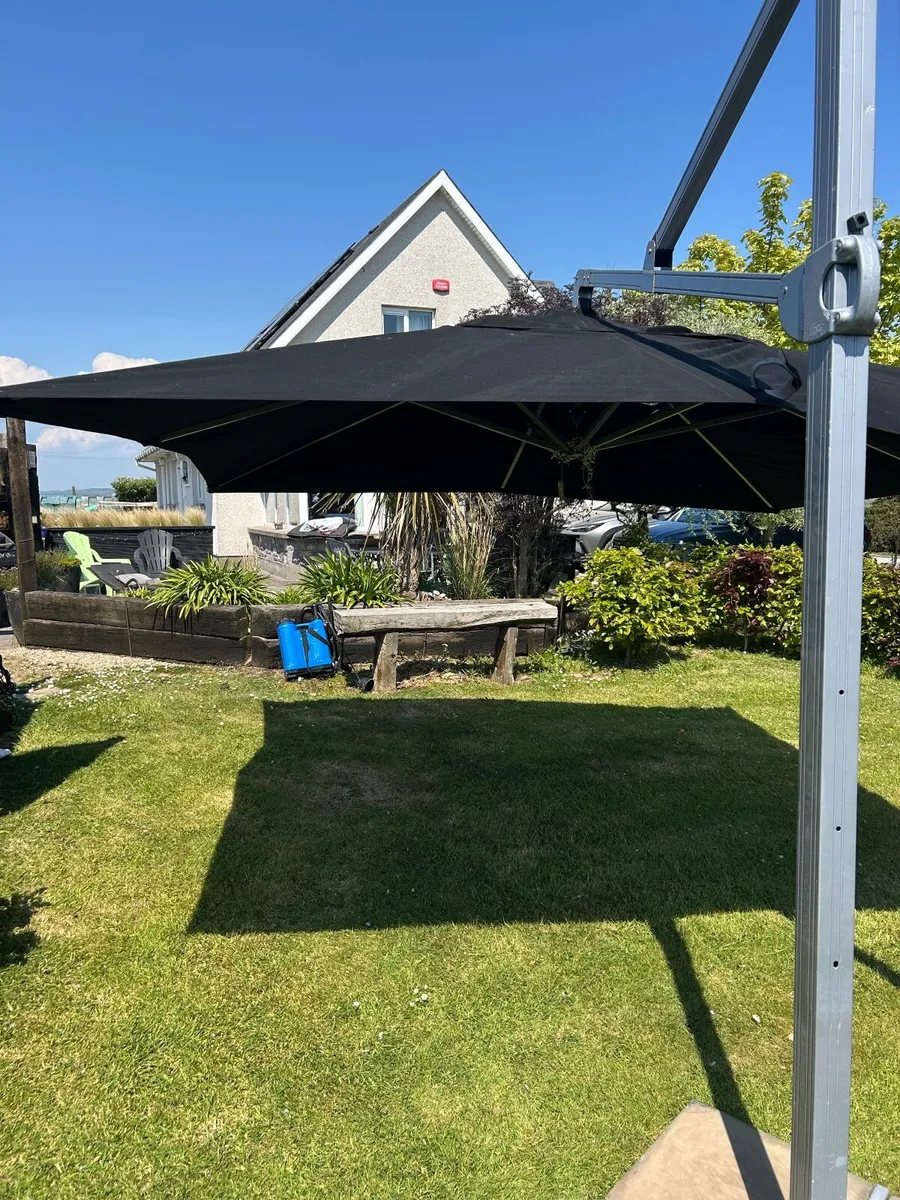 Parasol - Image 1
