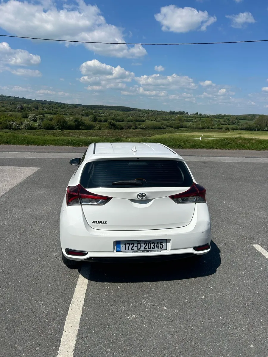 Toyota Auris Van - Image 2